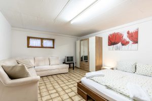 Gasthof Jägerwirt Neufahrn Ferienhaus Schlaf-Wohnraum